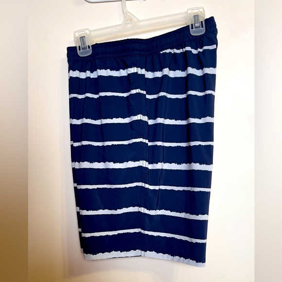 Kirkland Signature Men's Swim Shorts.
Size US XL - Picture 2 of 6